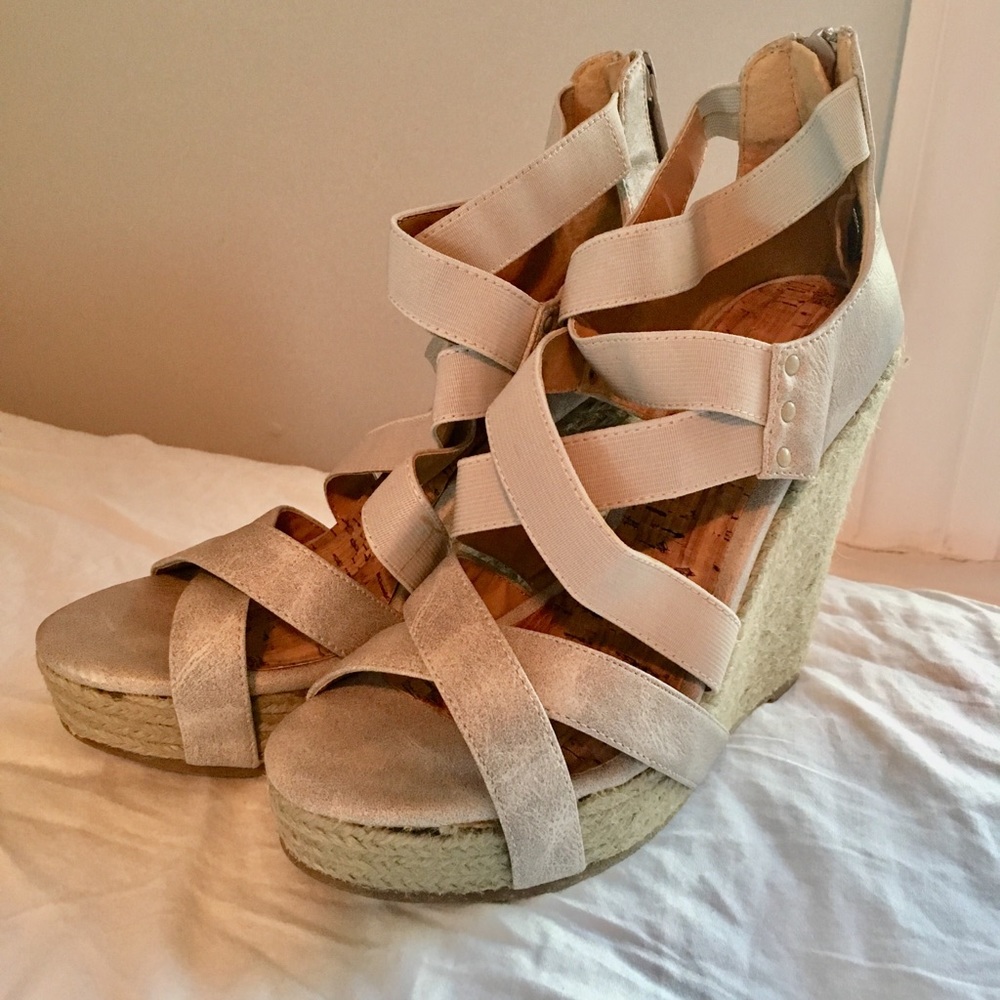 Gray/Silver Wedges